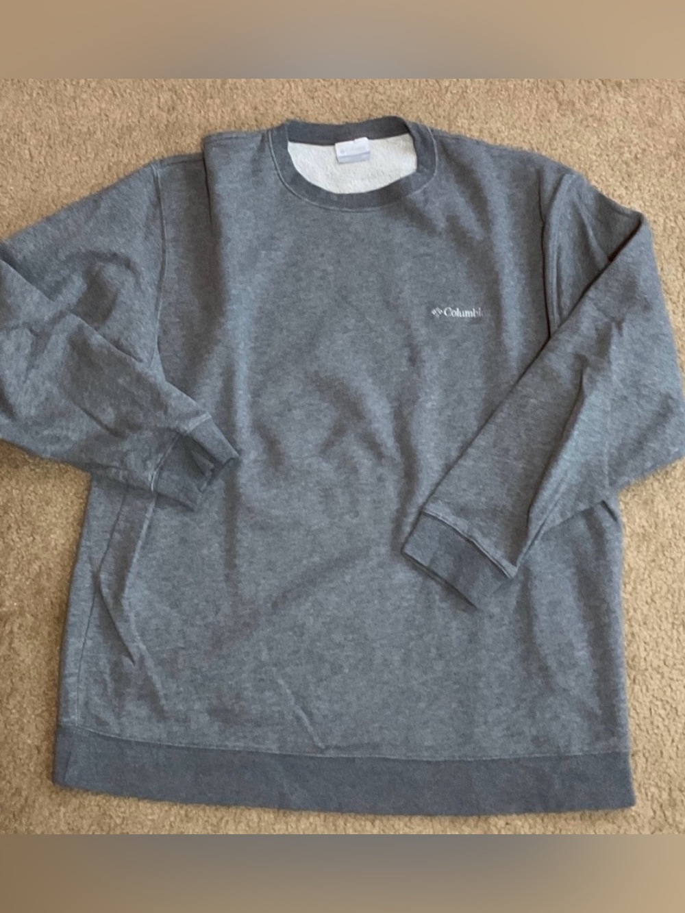 *Columbia Men's Heather Charcoal Crewneck Sweater